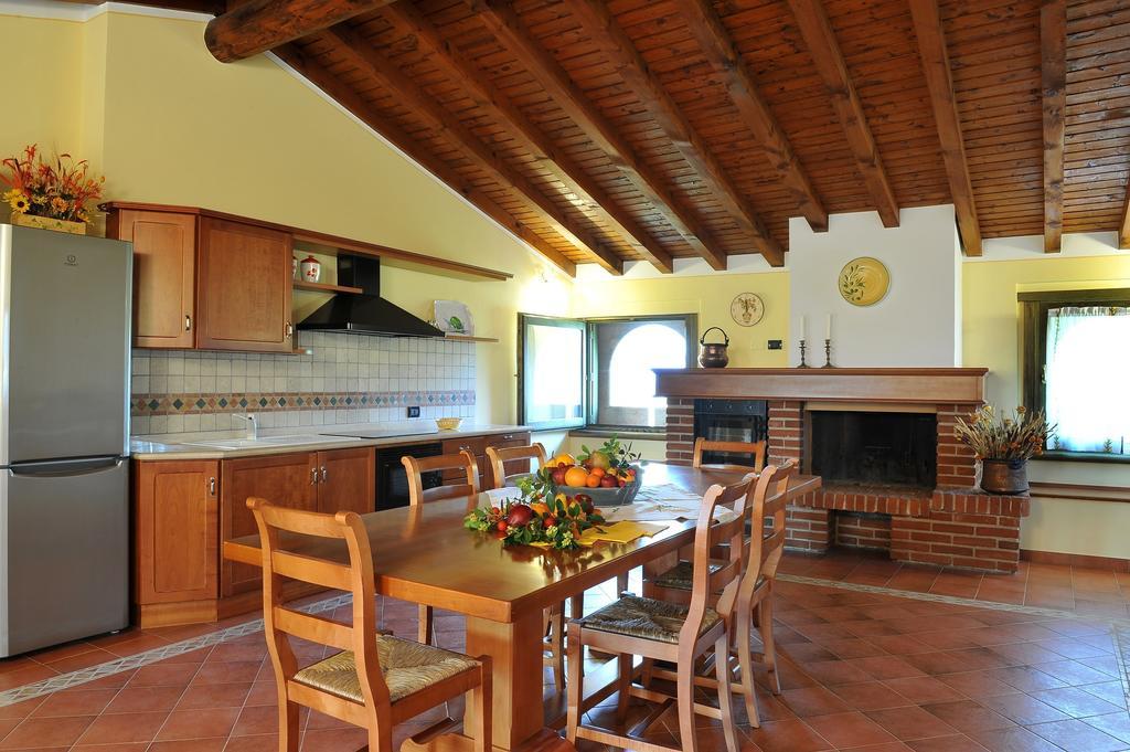 Olea Dei Holiday Apartments Сан Феличе дел Бенако Стая снимка