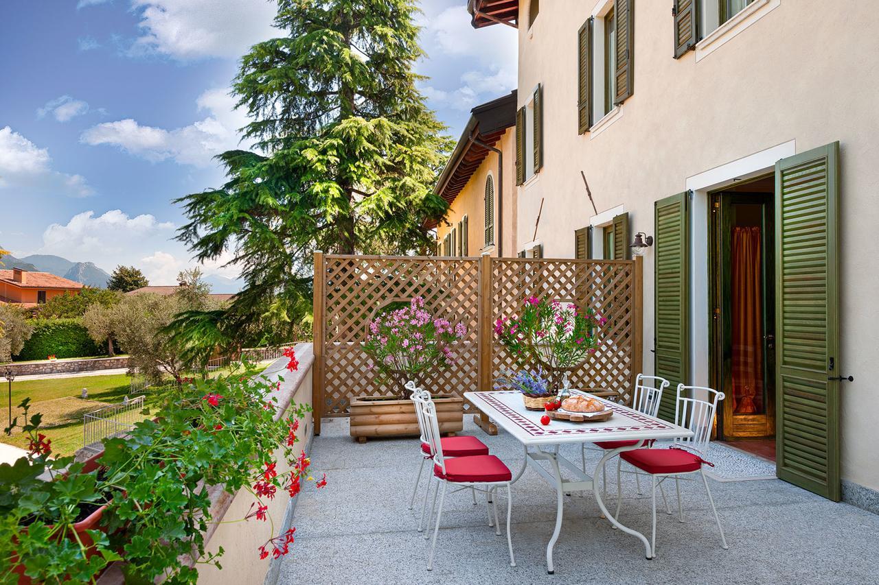 Olea Dei Holiday Apartments Сан Феличе дел Бенако Екстериор снимка